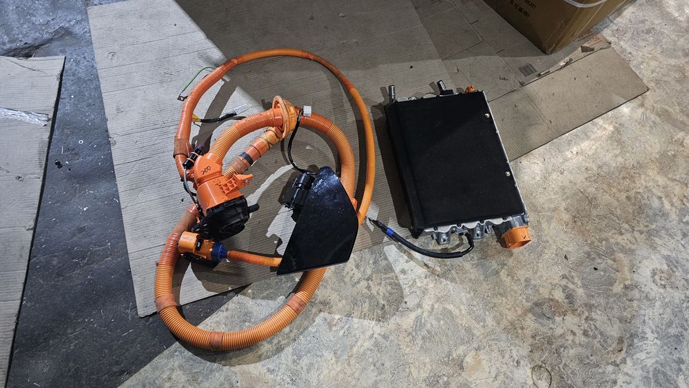 Порт інвертор та кришка порту для заміни Hyndai Ioniq 5 220В Європа