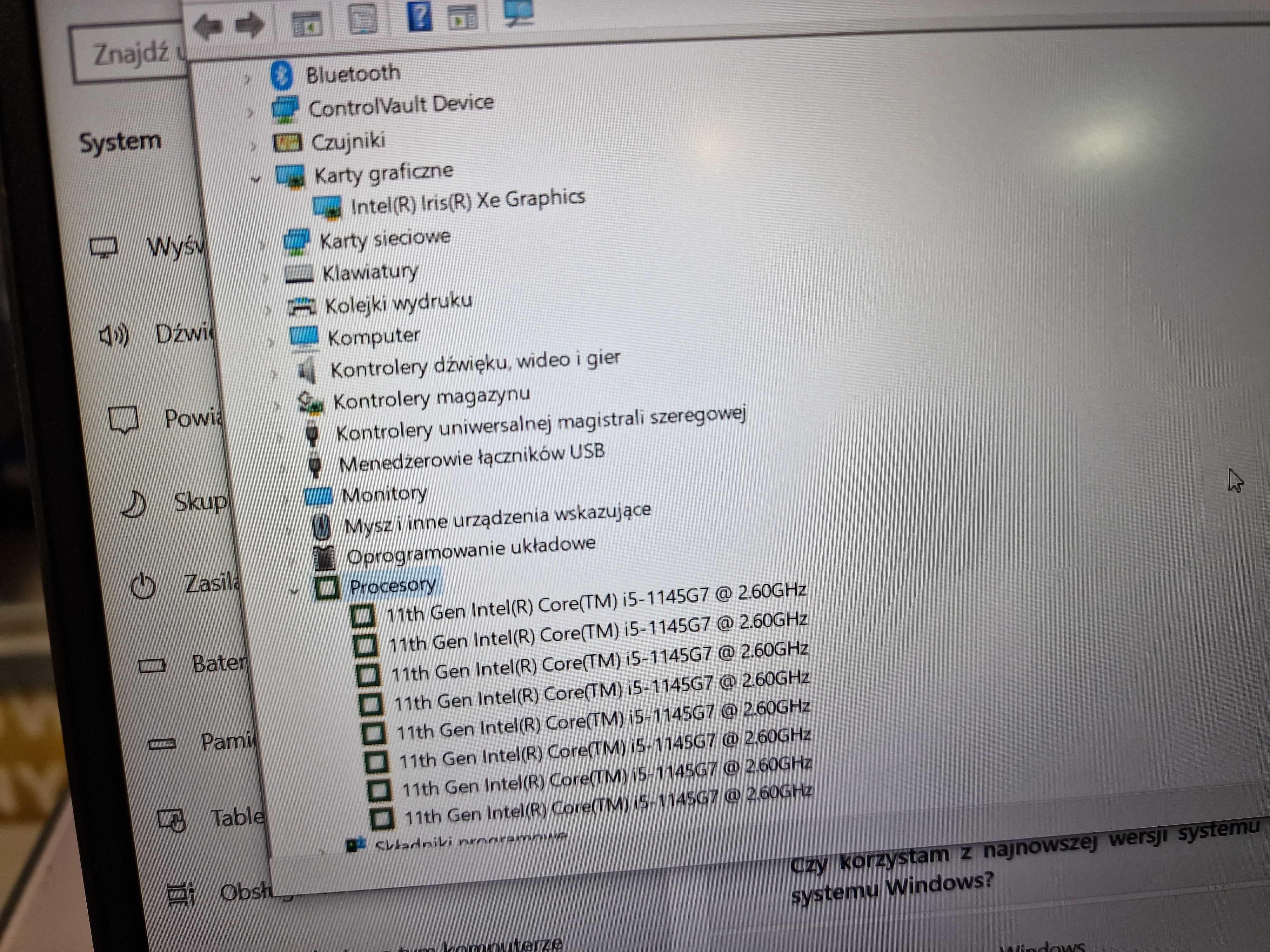 DELL Latitude 5520/ i5-1145G7/ 16GB/ 256GB/ Iris Xe/ W10P/ 15.6" Gra B
