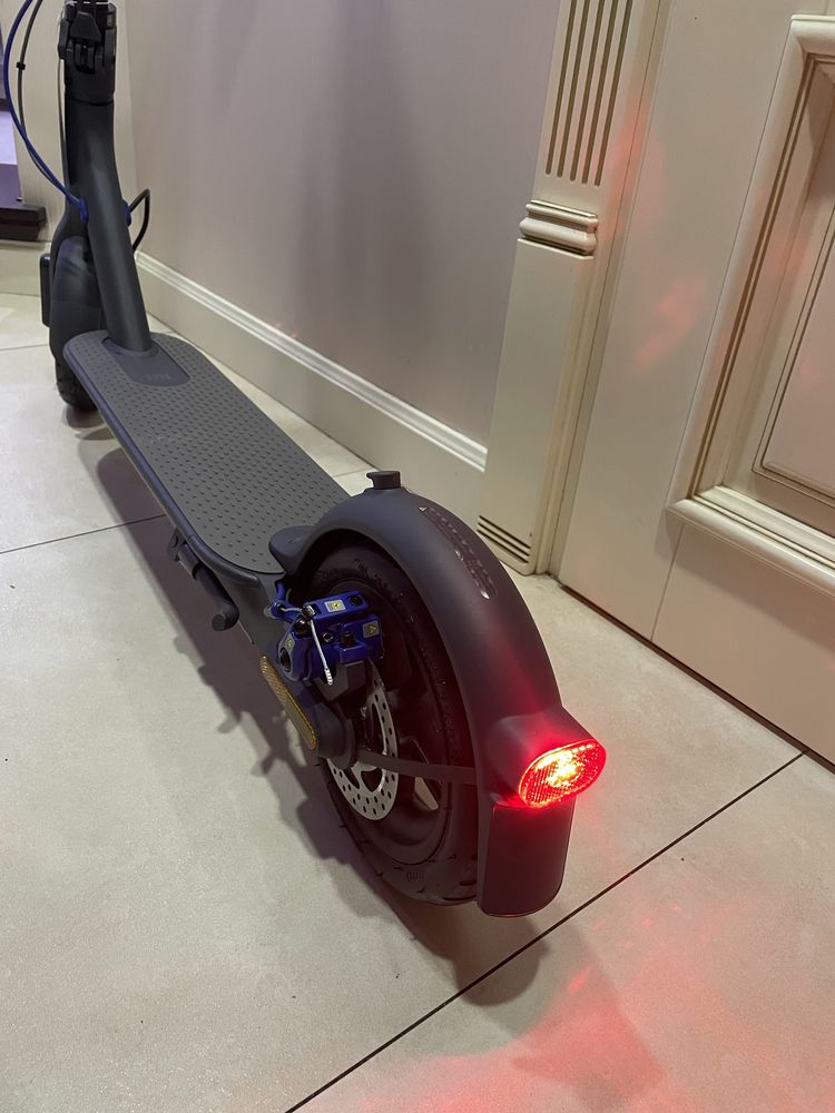 Новий Європейський Електросамокат Xiaomi Mi Electric Scooter 3 Black