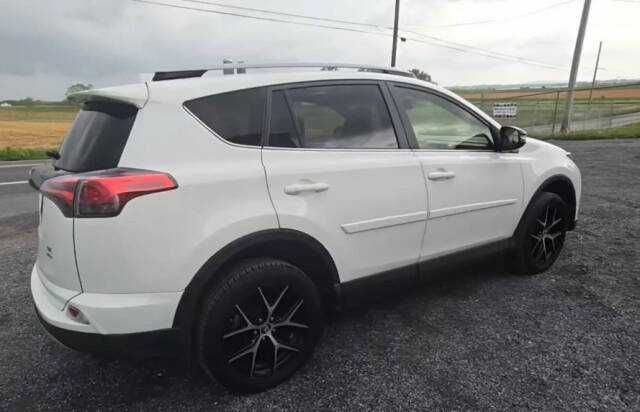 2017 Toyota RAV4 SE
