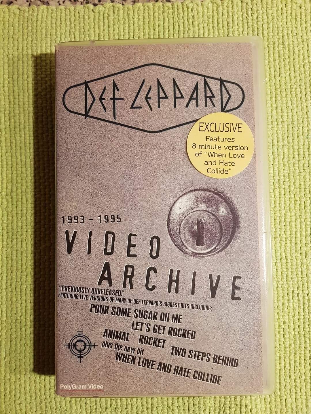 VHS de Concertos de Bon Jovi e Deff Leppard