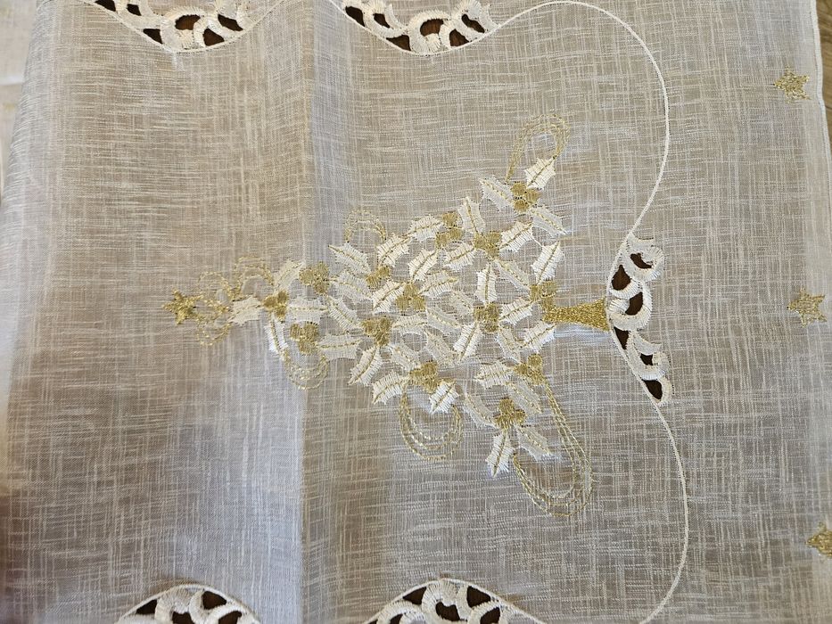 Świąteczny bieżnik na stół