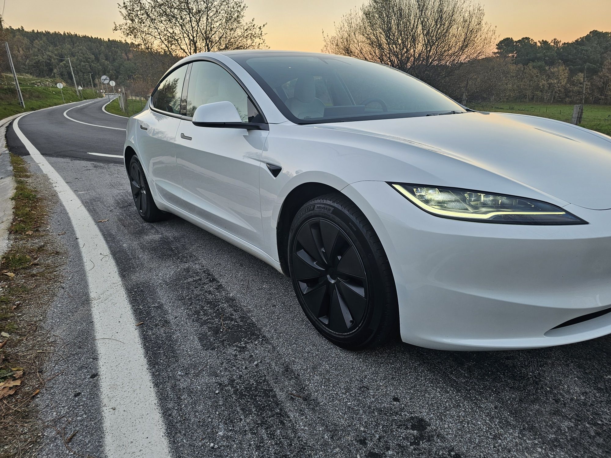 Tesla Model 3 tracção traseira como novo
