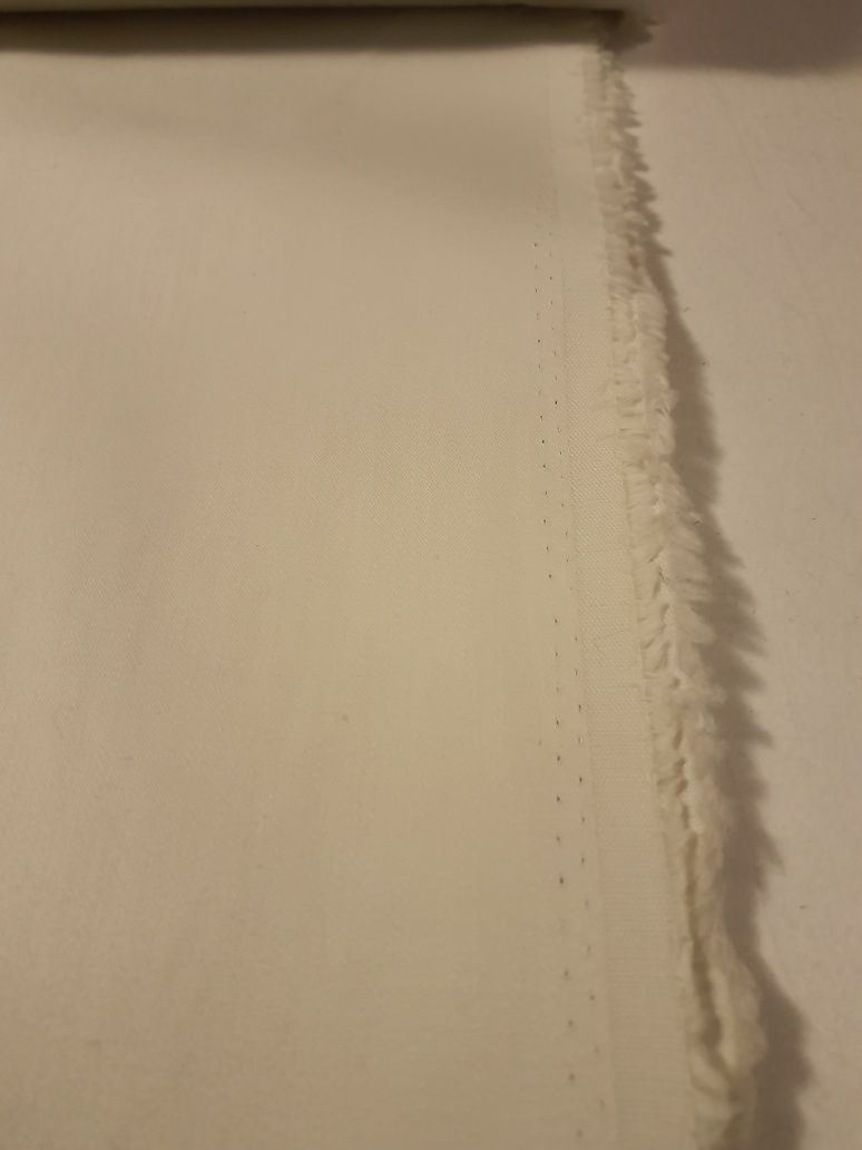 Tkanina śmietankowa z elastanem szer.132 cm.