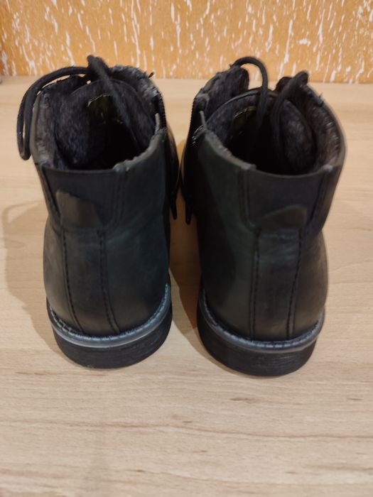 Продам чоловічі ботінки