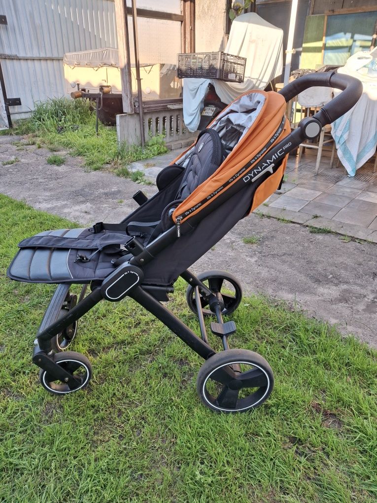Продам прогулянкову коляску