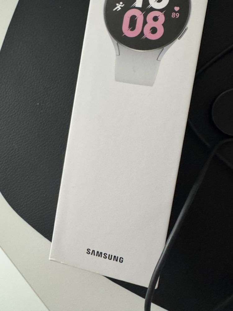Samsung galaxy Watch 5 wraz z akcesoriami na gwarancji