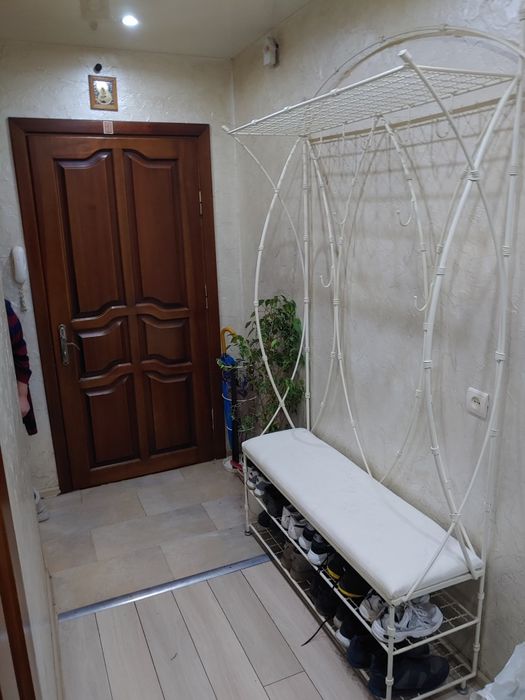 Кованна вішалка з банкеткою