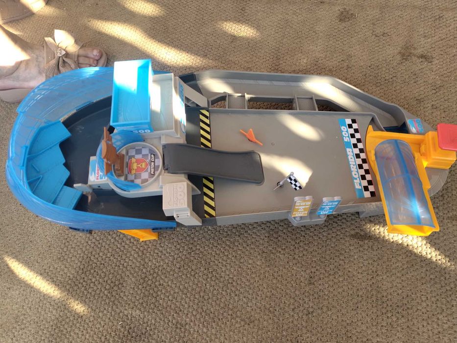 Pista de carros para criança