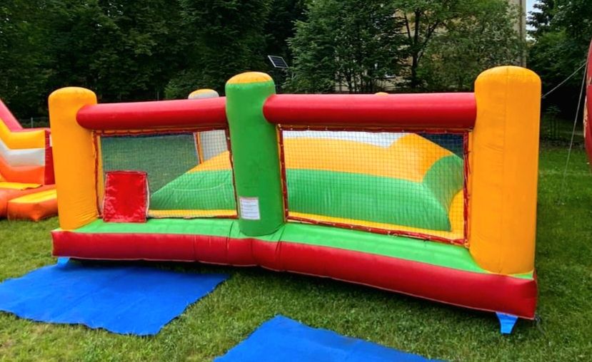 Zjeżdżalnia dmuchana, dmuchańce. atrakcje dla dzieci, zamki dmuchane