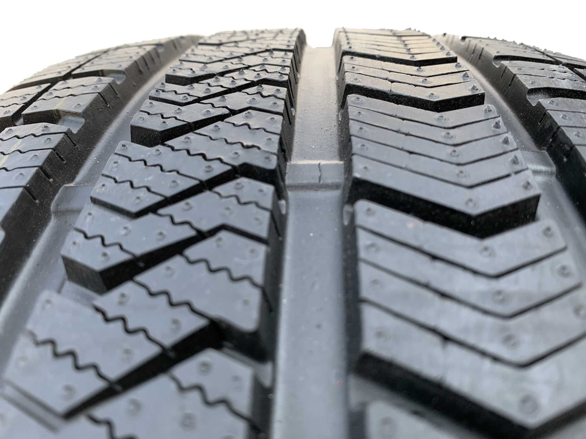 Шини всесезонні 215/65 R16 98H резина всесезонна Q5 DOMIN Poland