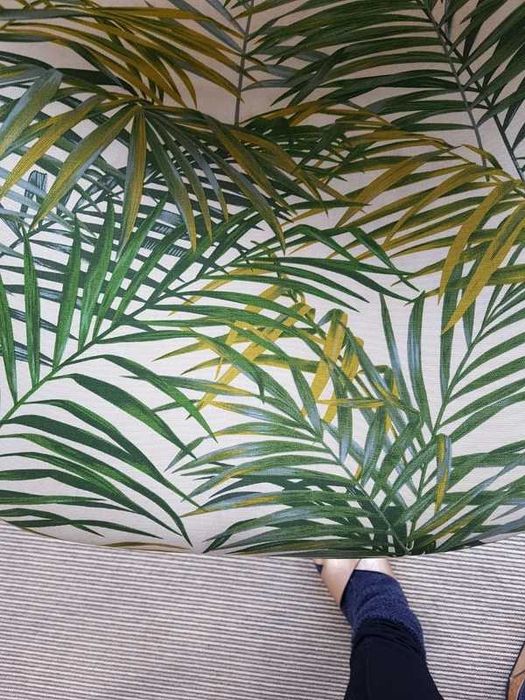 Sprzedam zestaw czterech krzeseł w atrakcyjnej cenie.