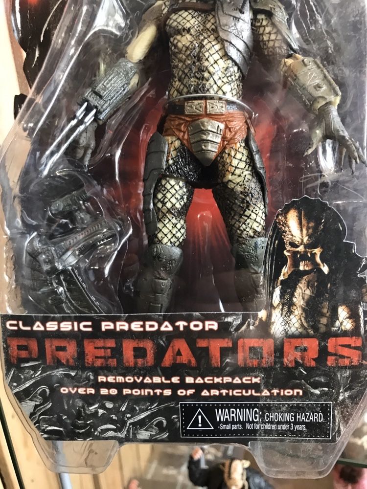 Figura Neca Predador predator em caixa nova