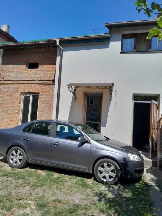 Продаж квартири в центрі м. Городок в малоквартирному будинку