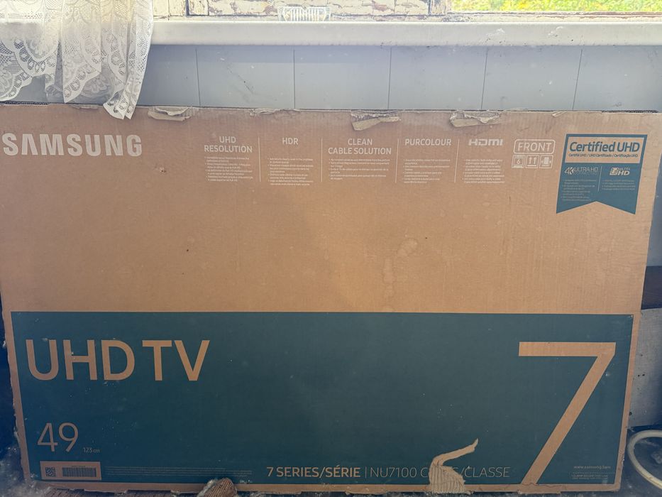 Продам телевизор Samsung UE49NU7172U 49 дюймов