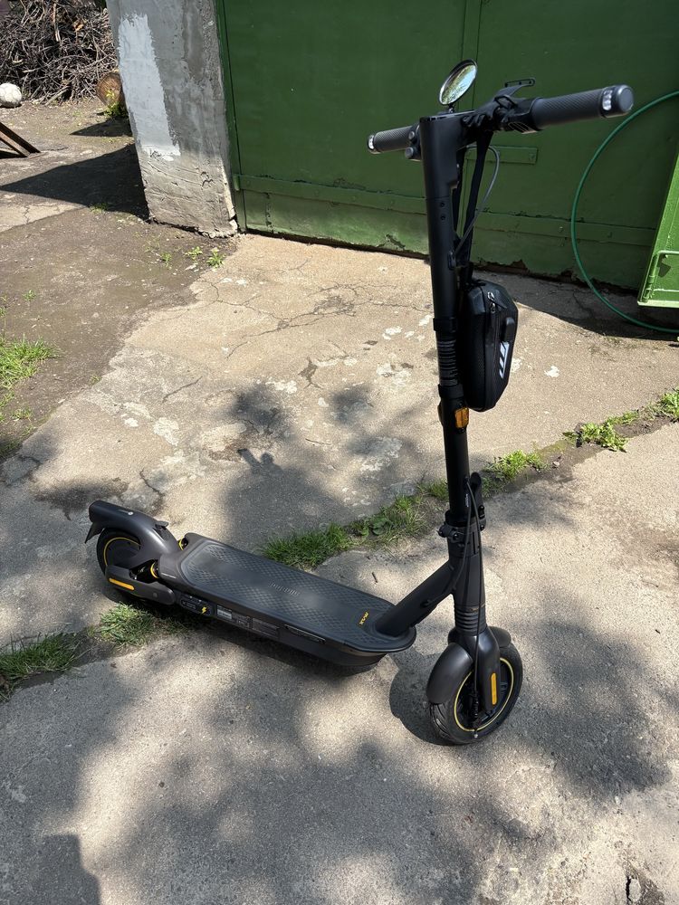 Ninebot max G2 електросамокат