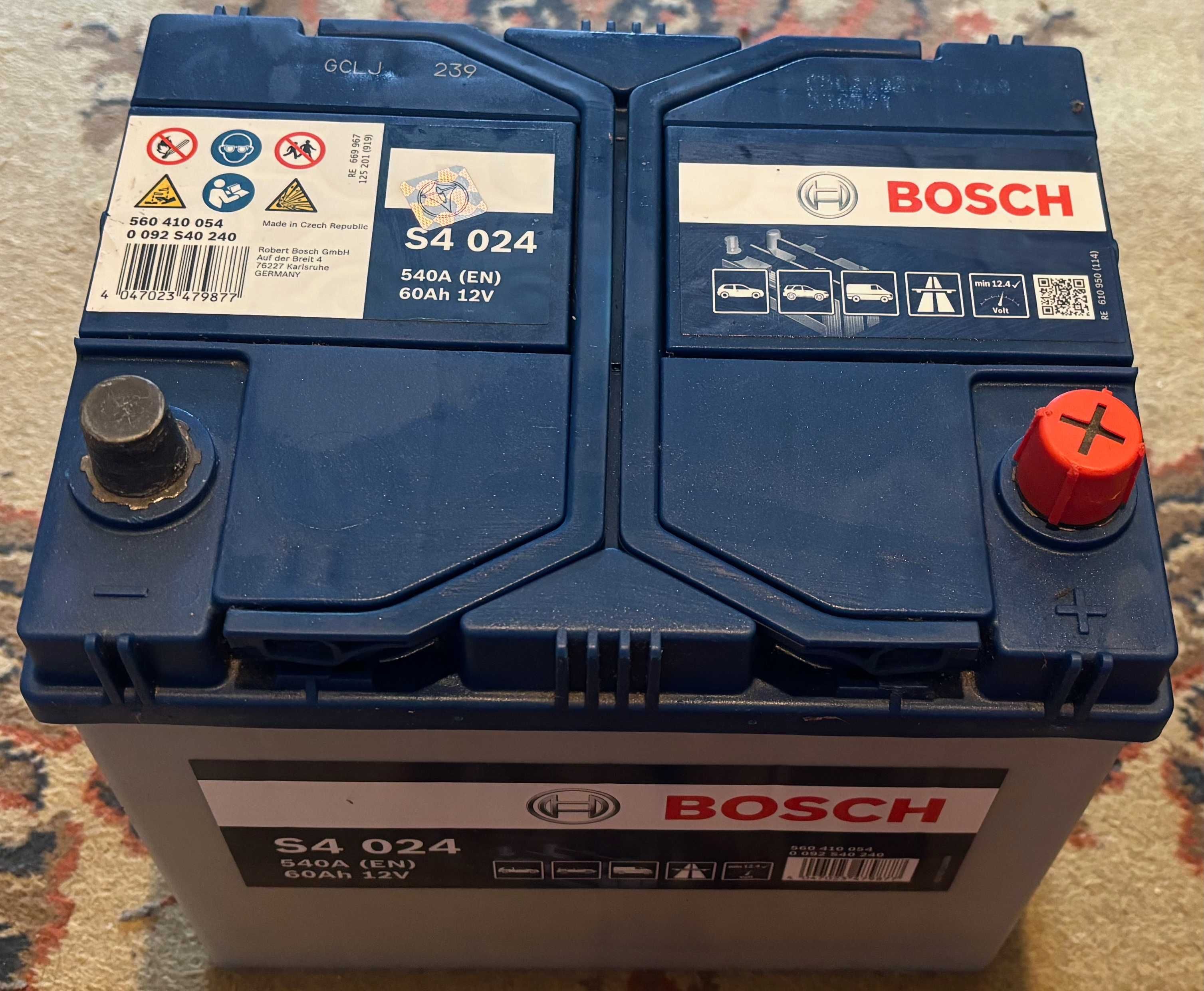 Аккумулятор автомобильный Bosch 60Ah (несколько циклов заряда/разряда)