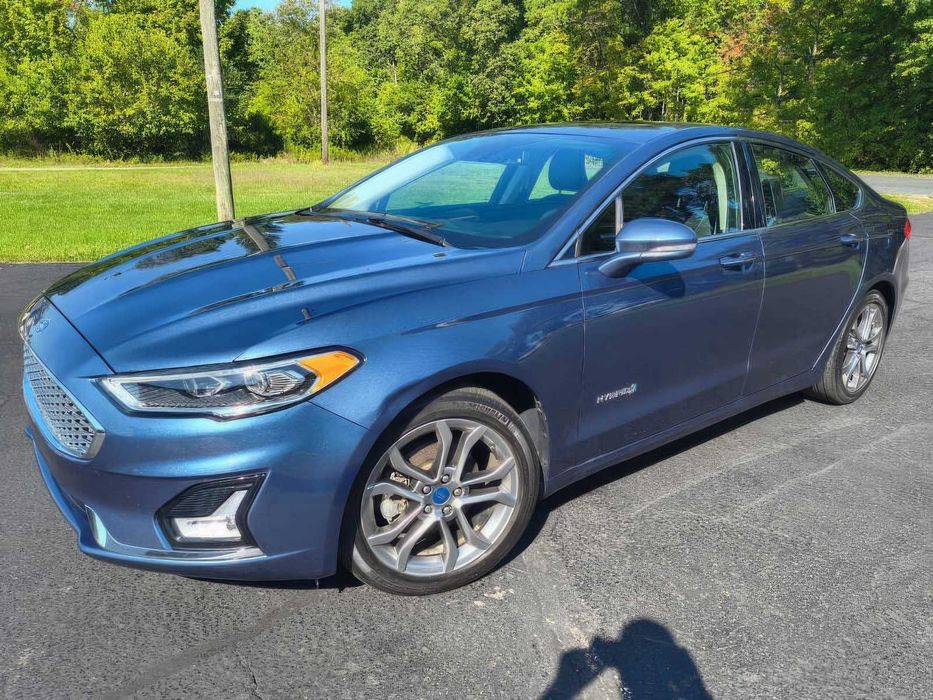 Ford Fusion Hybrid Titanium      2019