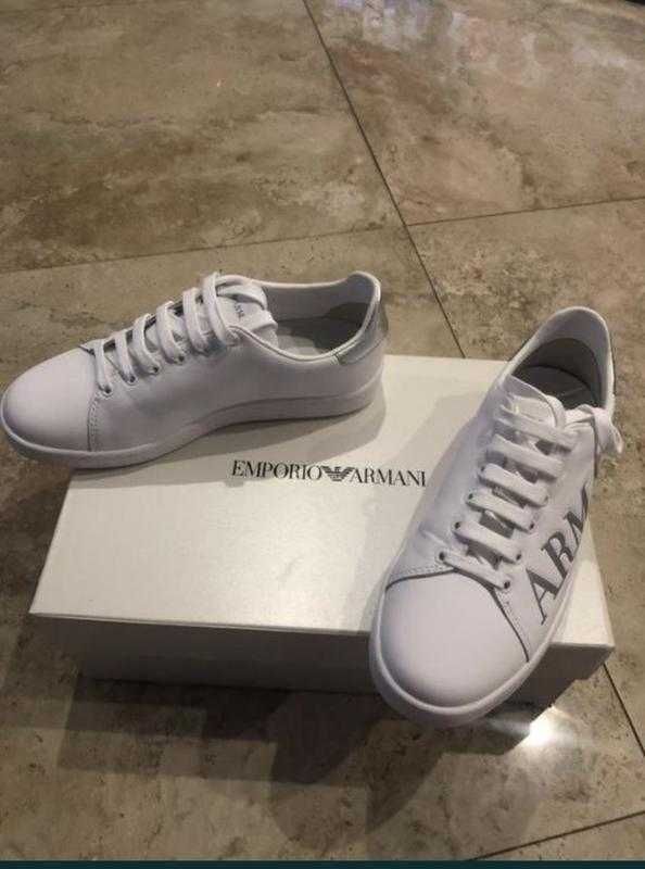 Emporio armani обалденные кеды , кью ар код есть