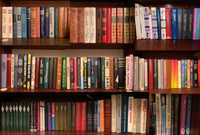 Книги из домашней библиотеки: романы, поэзия, детективы, сказки