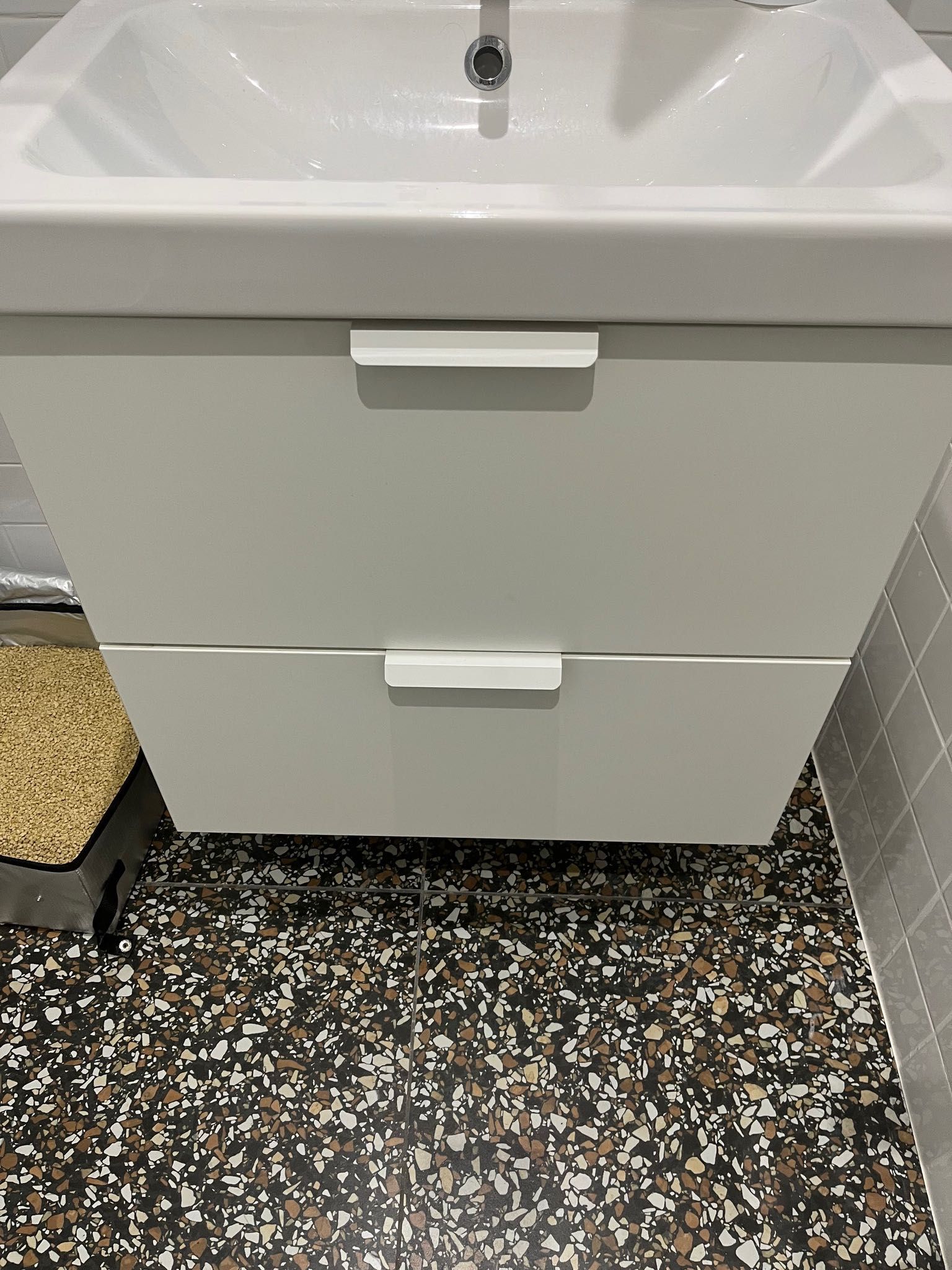 komplet umywalka szafka i szafka z ledami z IKEA