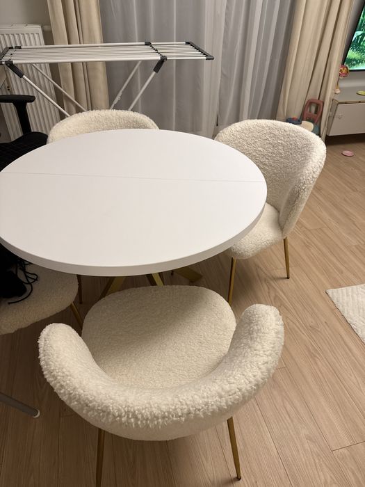 Stol rozkladany z krzeslami lub bez