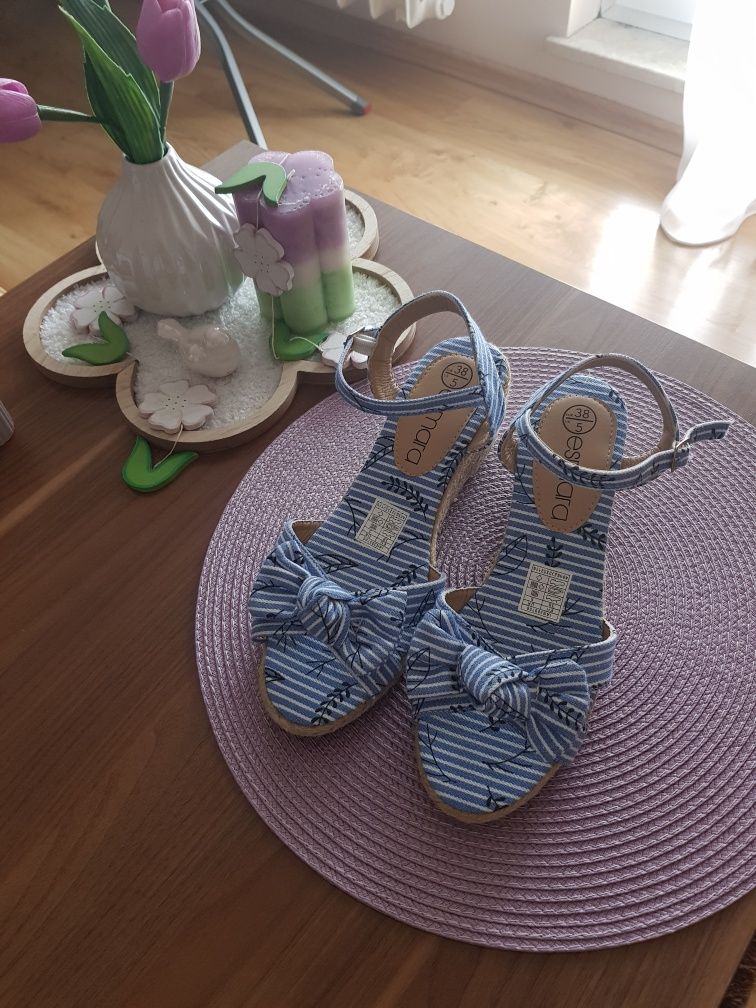 Nowe espadryle Esmara