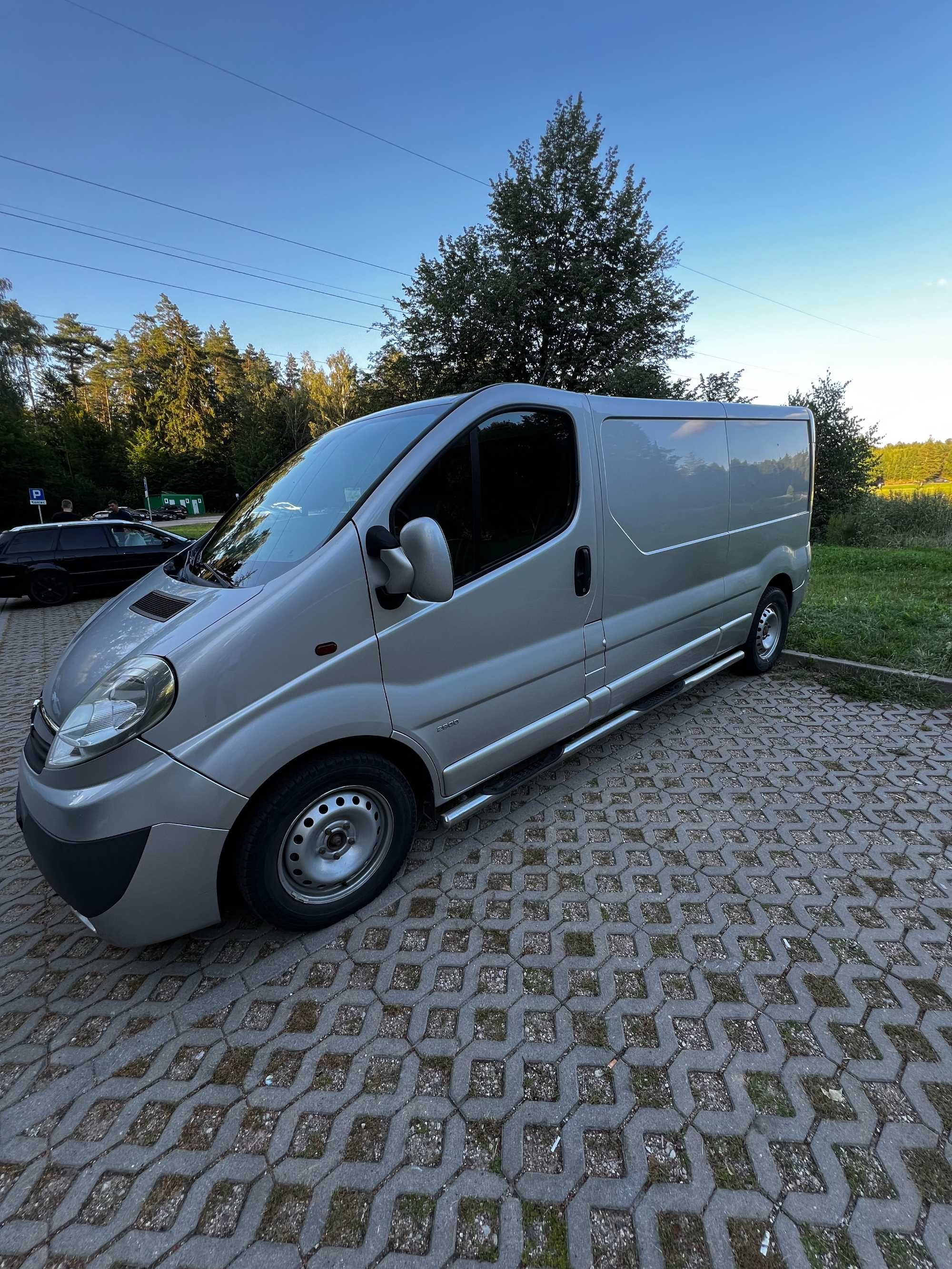 Opel Vivaro Long L2H1 2,5 CDTI 150km 2009