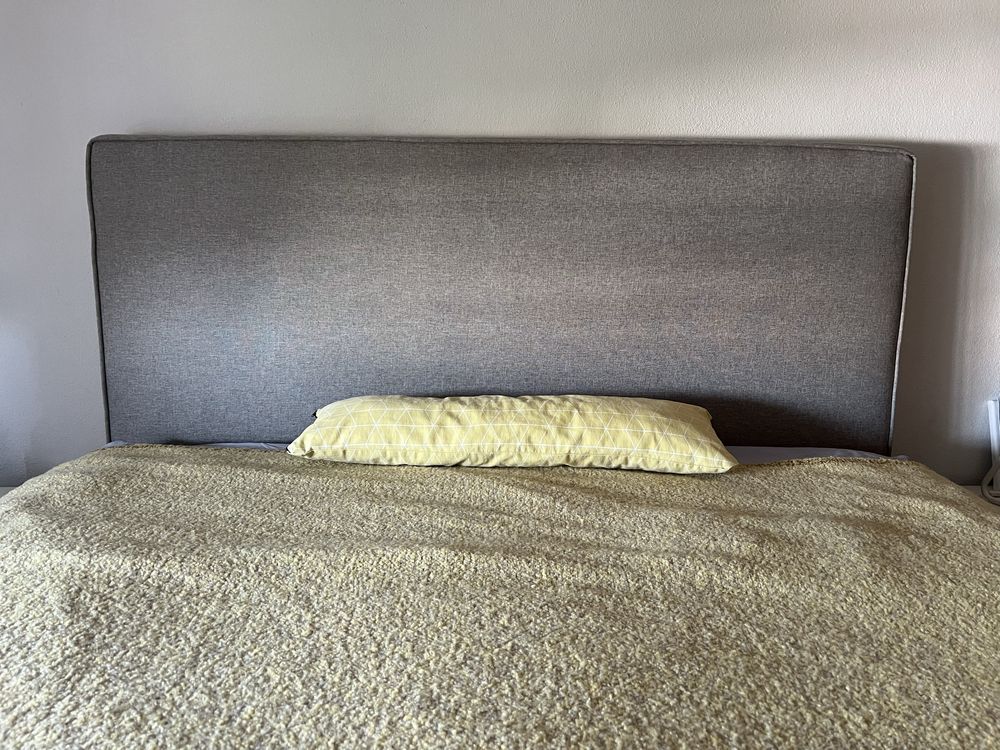 Vendo cabeceira de cama estofada cinzenta clara