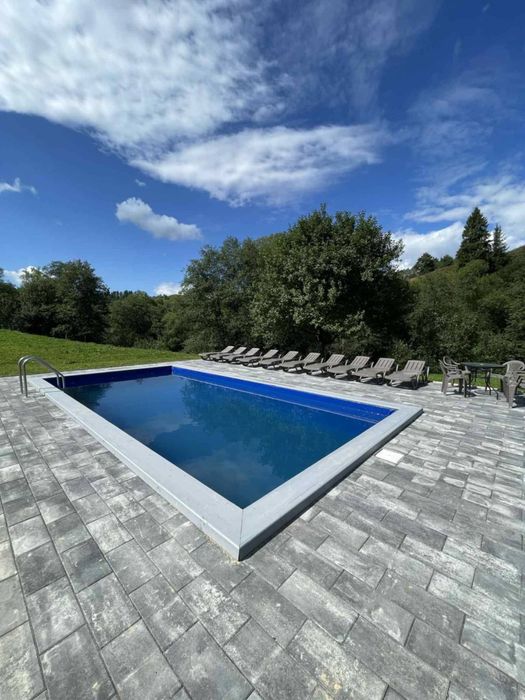 Здається будинок у Карпатах