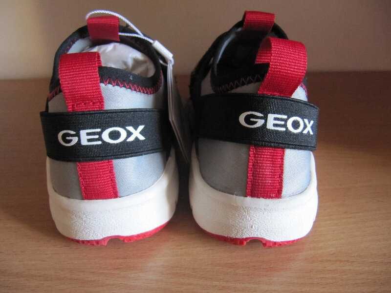 Кроссовки Skechers Nike Geox