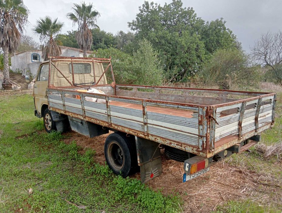 Toyota Dyna caixa longa