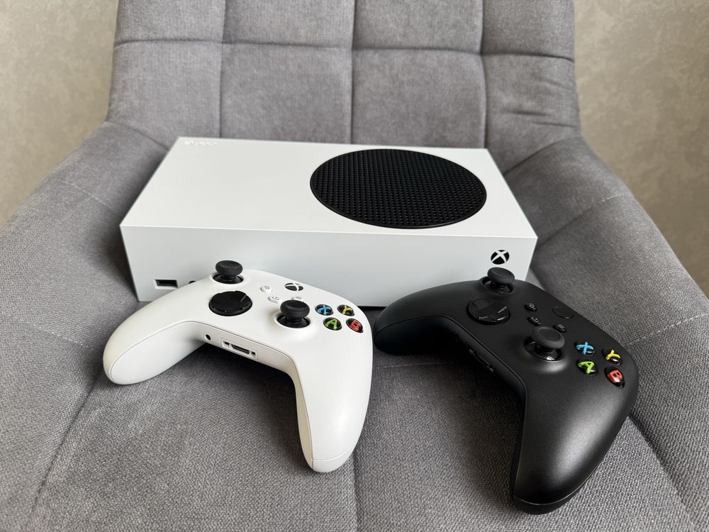 xbox series s 512GB (2 оригінальних джойстика в комплекті!)