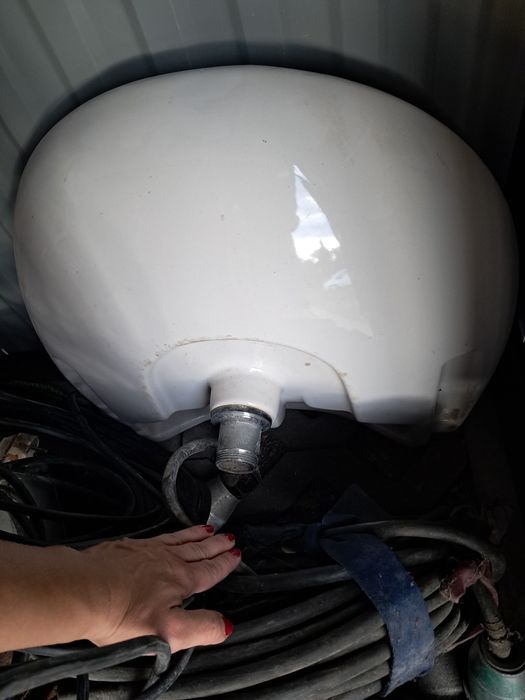 Zlew kran do łazienki  koło biały umywalka ka