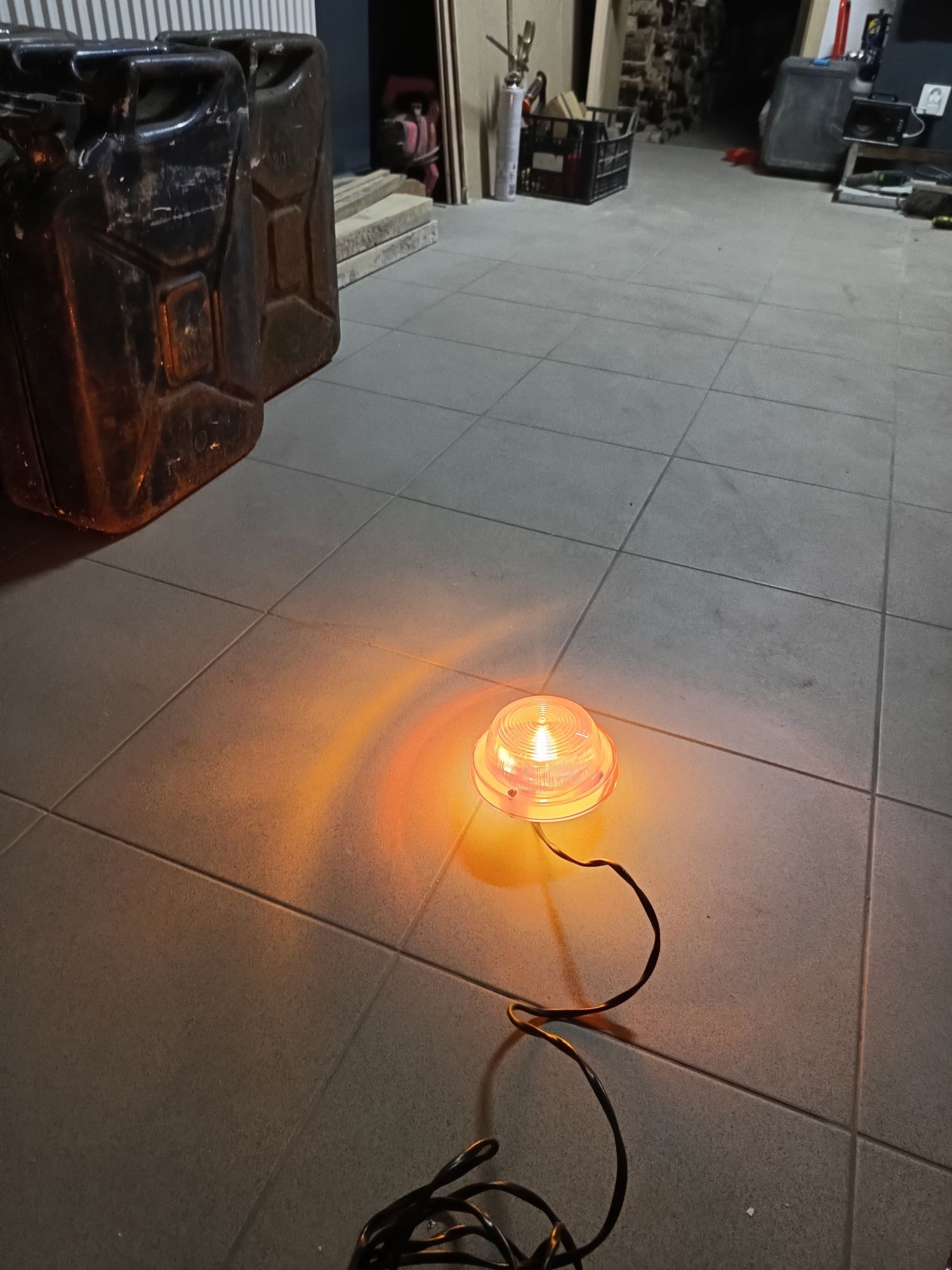 Kogut PRL, lampa ostrzegawcza signella-1. Komplet.