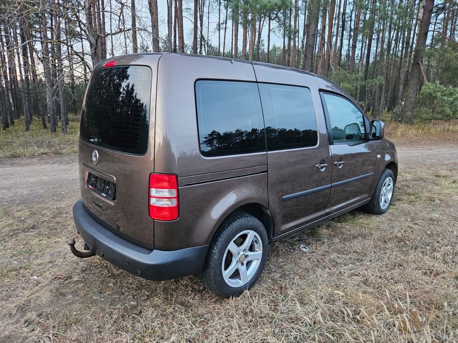 Volkswagen Caddy 1.6 TDI 105KM 2010r. 5 osób