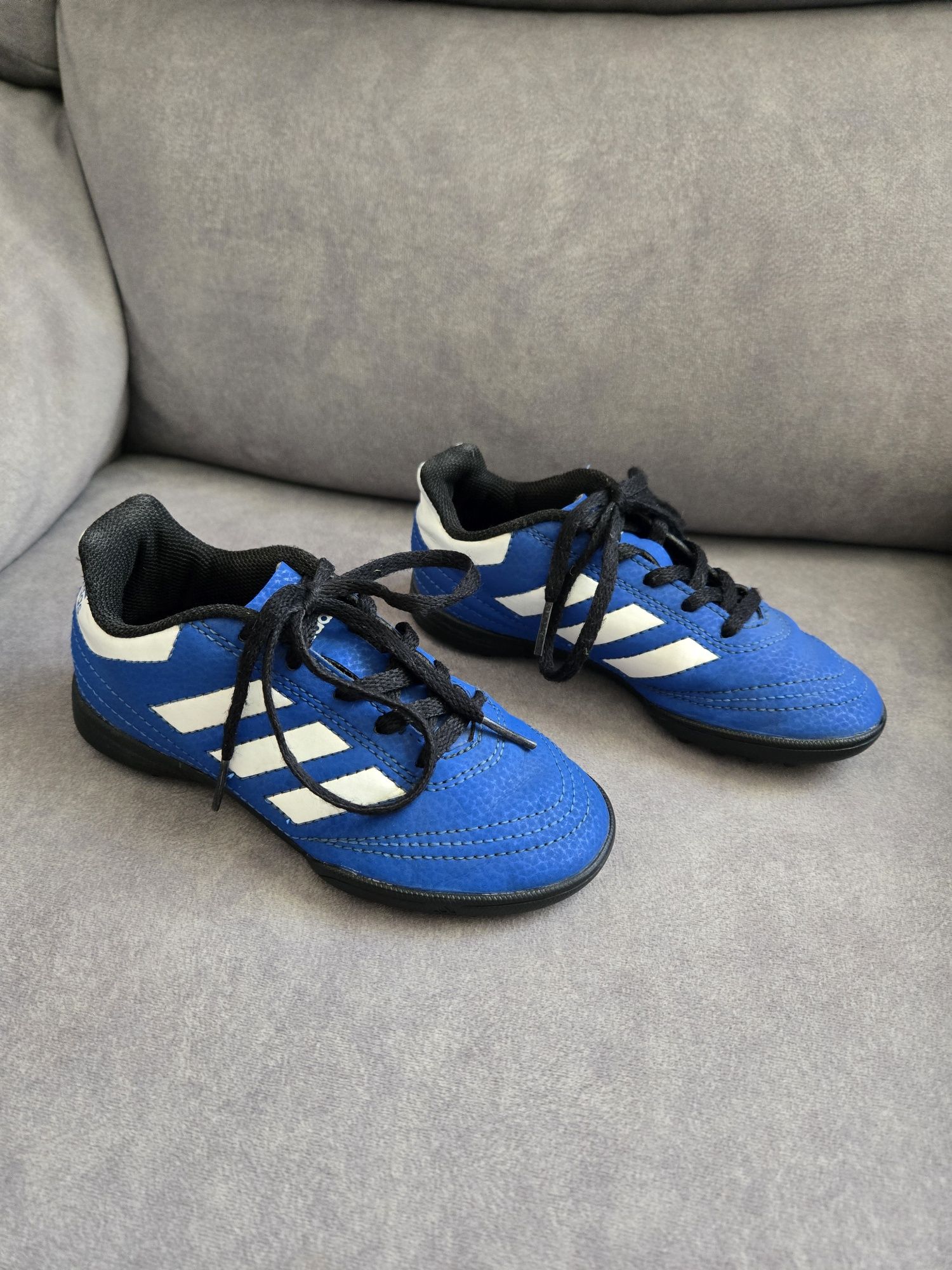 Футбольные бутсы, сороконожки, футзалки Adidas. Оригинал. Размер 29