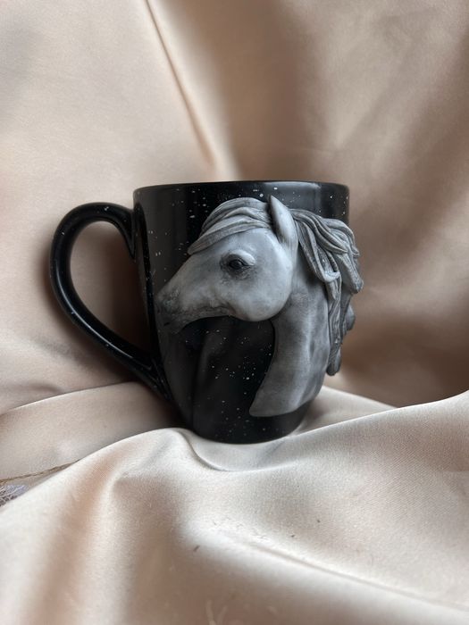 Чашка з декором ручноі роботи кінь