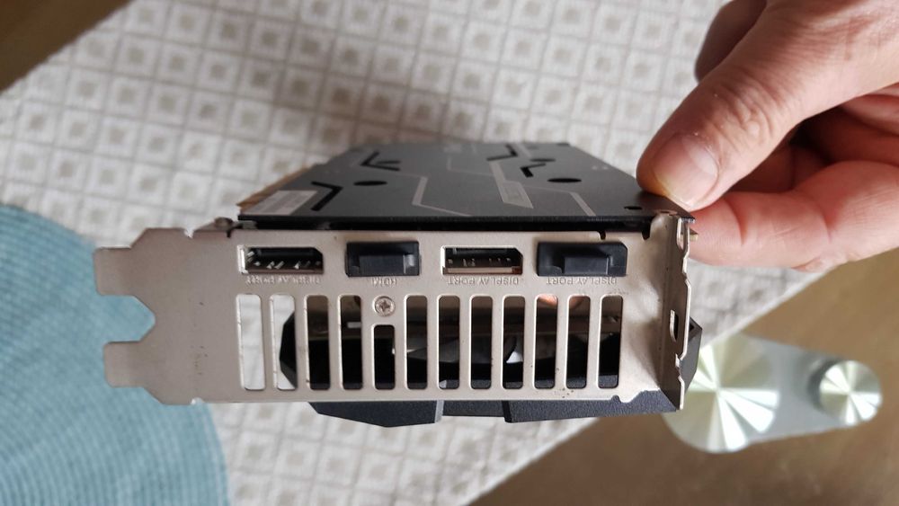 Uszkodzone GPU firmy ASROCK model  RX 5600XT - CLP 6G0