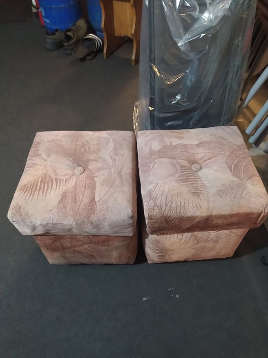 pufa x 2 sztuki 32 x 32 cm