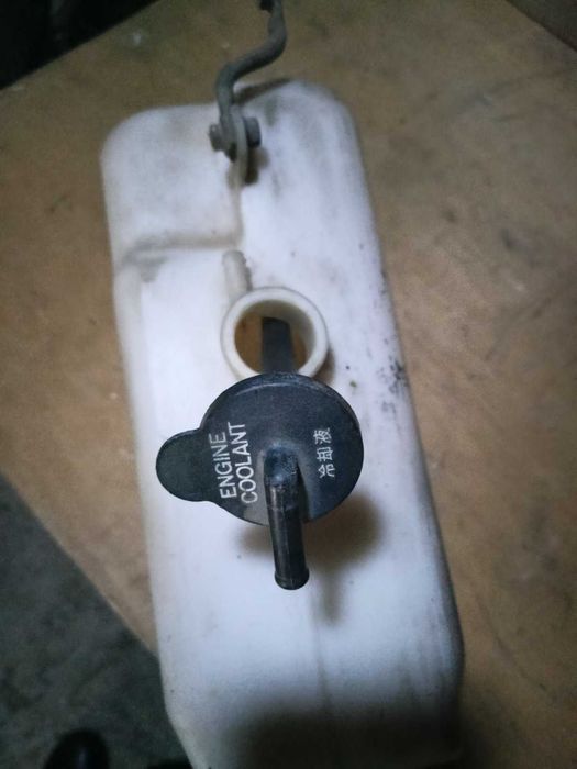 Бачёк расширительный Denso Бачок розширювальний Тойота  16470-17061