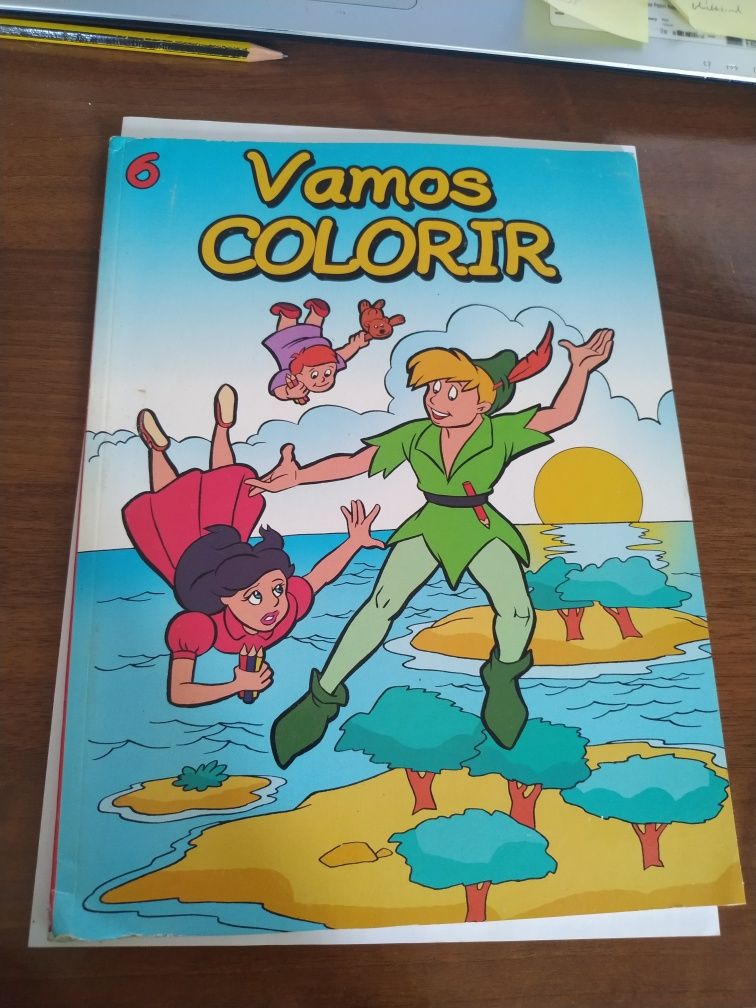 Vários livros infantis e juvenis