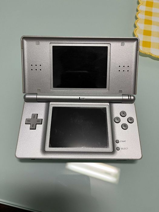 Nintendo DS Lite Prateada