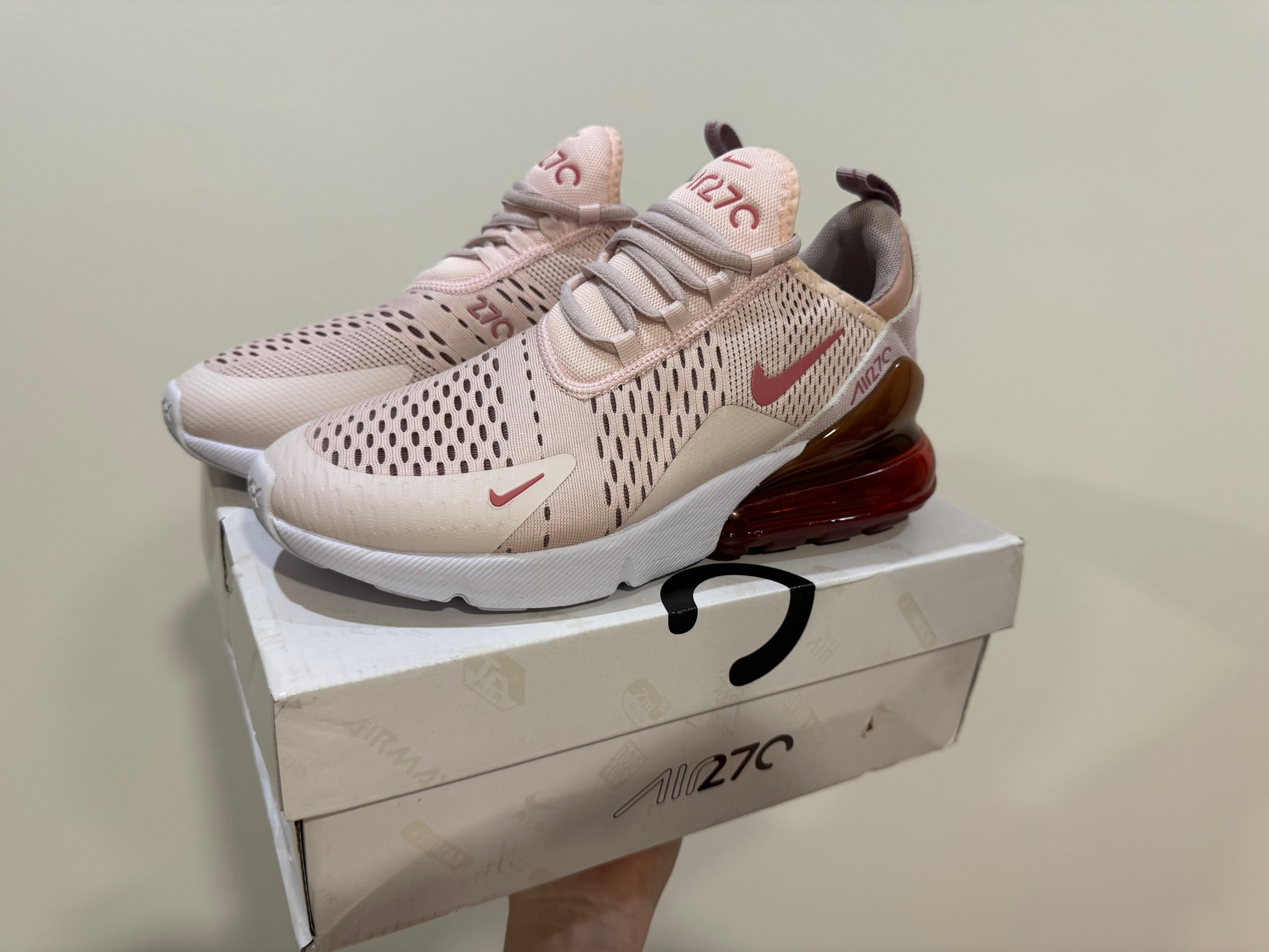 Buty damskie Nike Air Max 270 r. 40