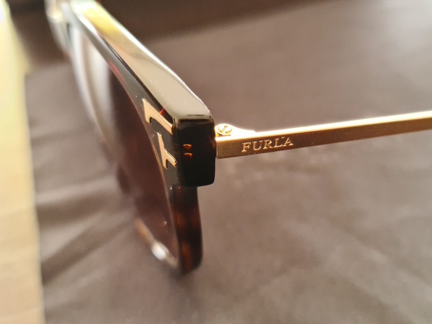 Okulary przeciwsłoneczne Furla SFU341