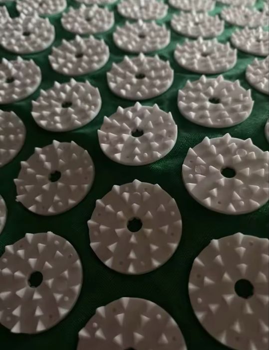 Mata akupresurowa z poduszką + pokrowiec – zestaw relaksacyjny