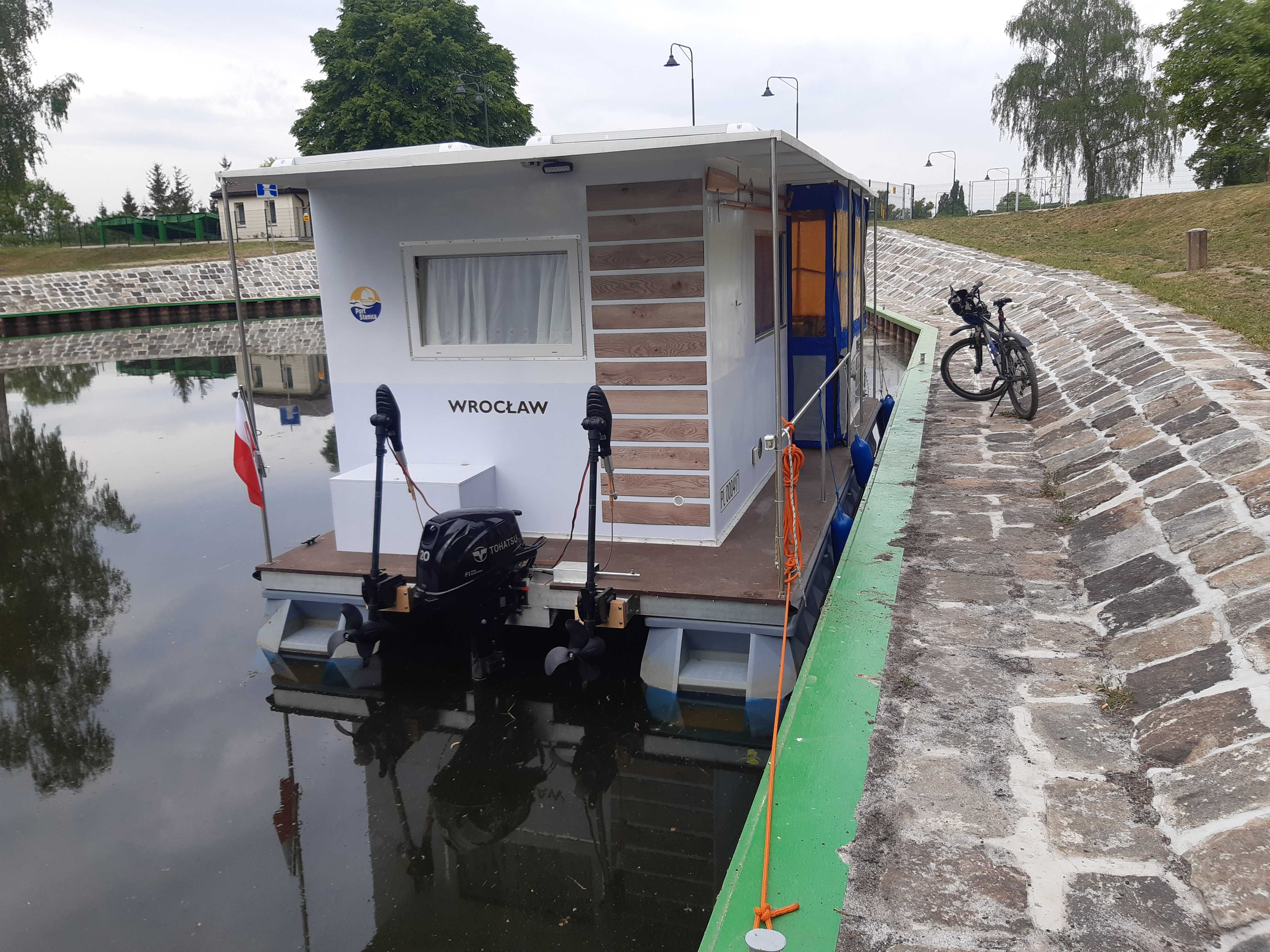 WYJĄTKOWY !! mały Hausboot z napędem hybrydowym idealny w rejsie.