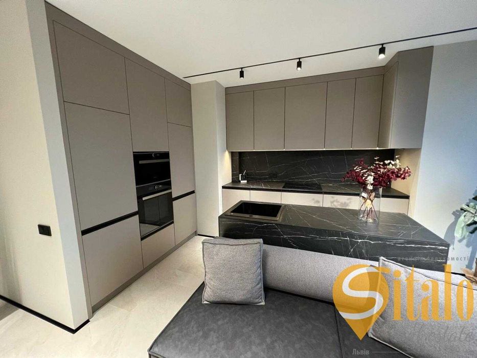 Продаж 2 кімнатної квартири, вулиця  Кругла ( Варшавська)