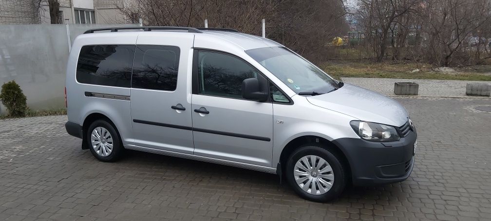 VW Caddy 2015 7 місць