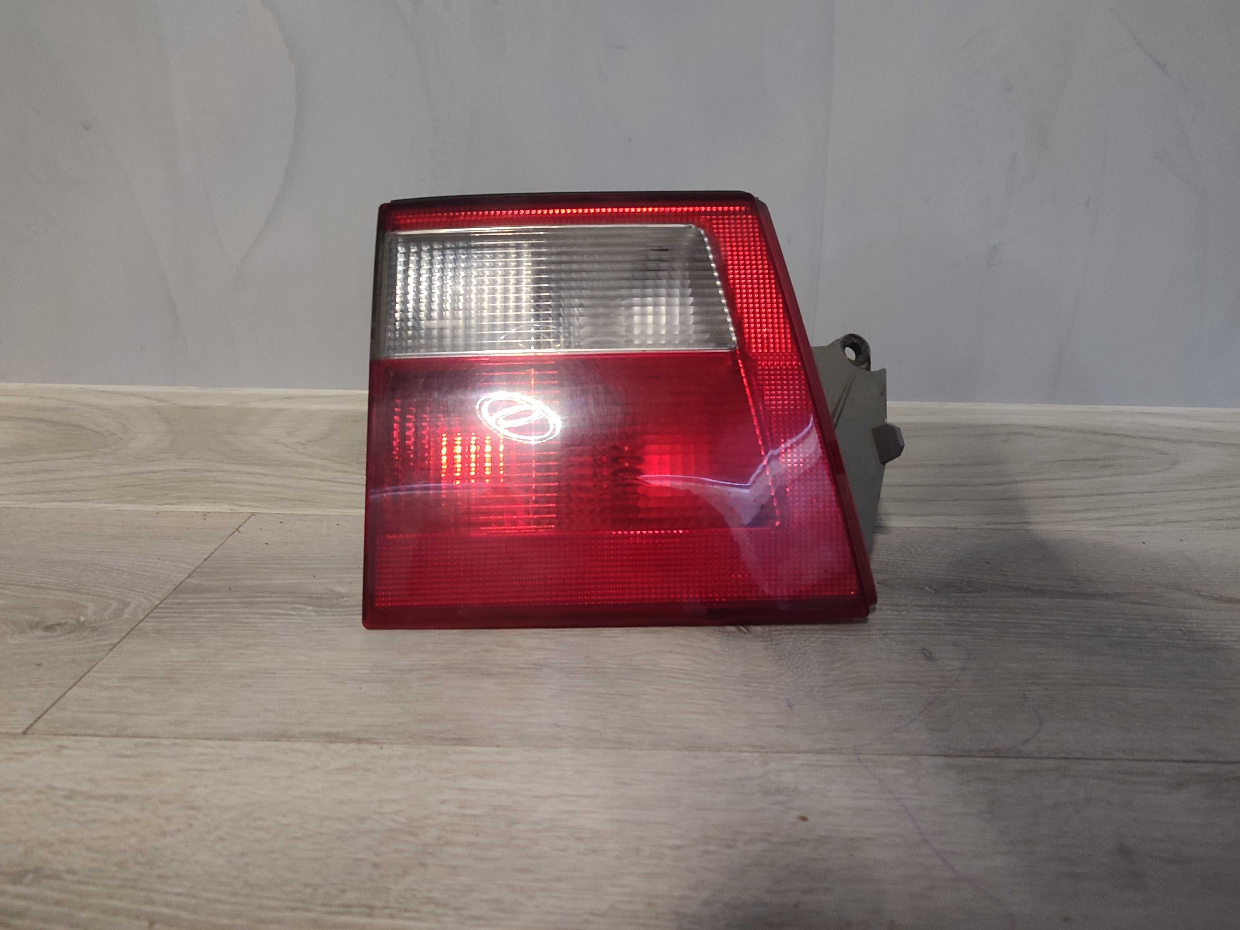 Lampa prawa tylna prawy tył w klapę Saab 9-5 95